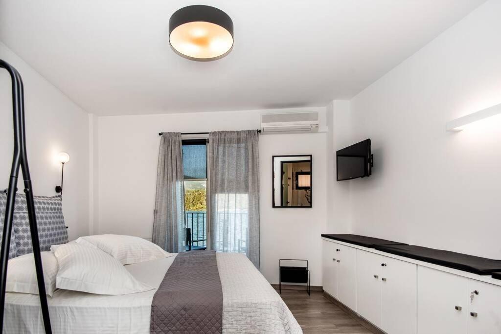 A & B Minimal Suite With Sea View In Argostoli Exteriér fotografie