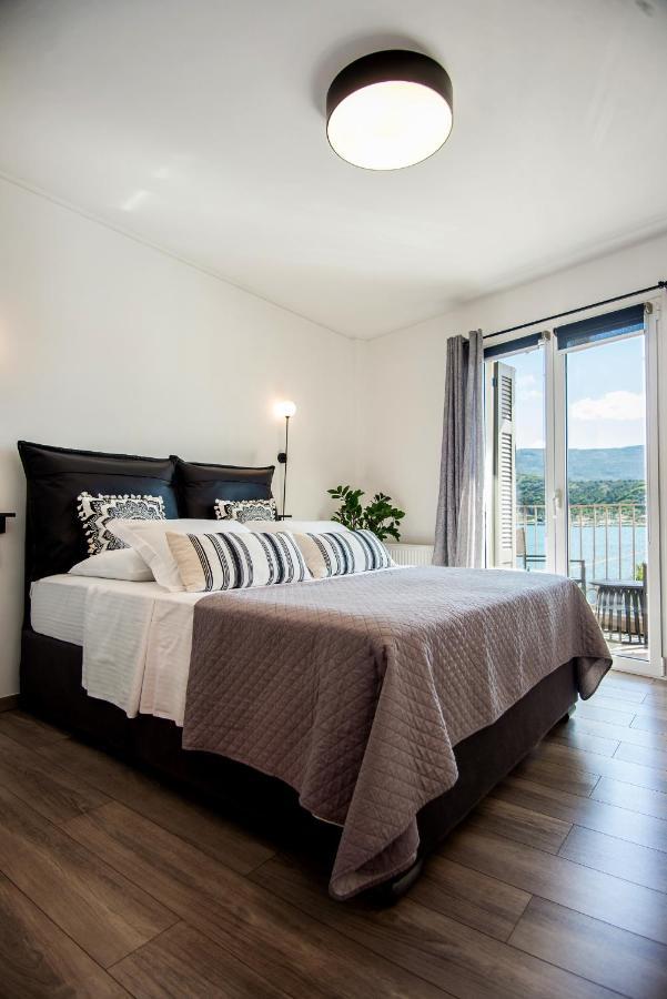 A & B Minimal Suite With Sea View In Argostoli Exteriér fotografie