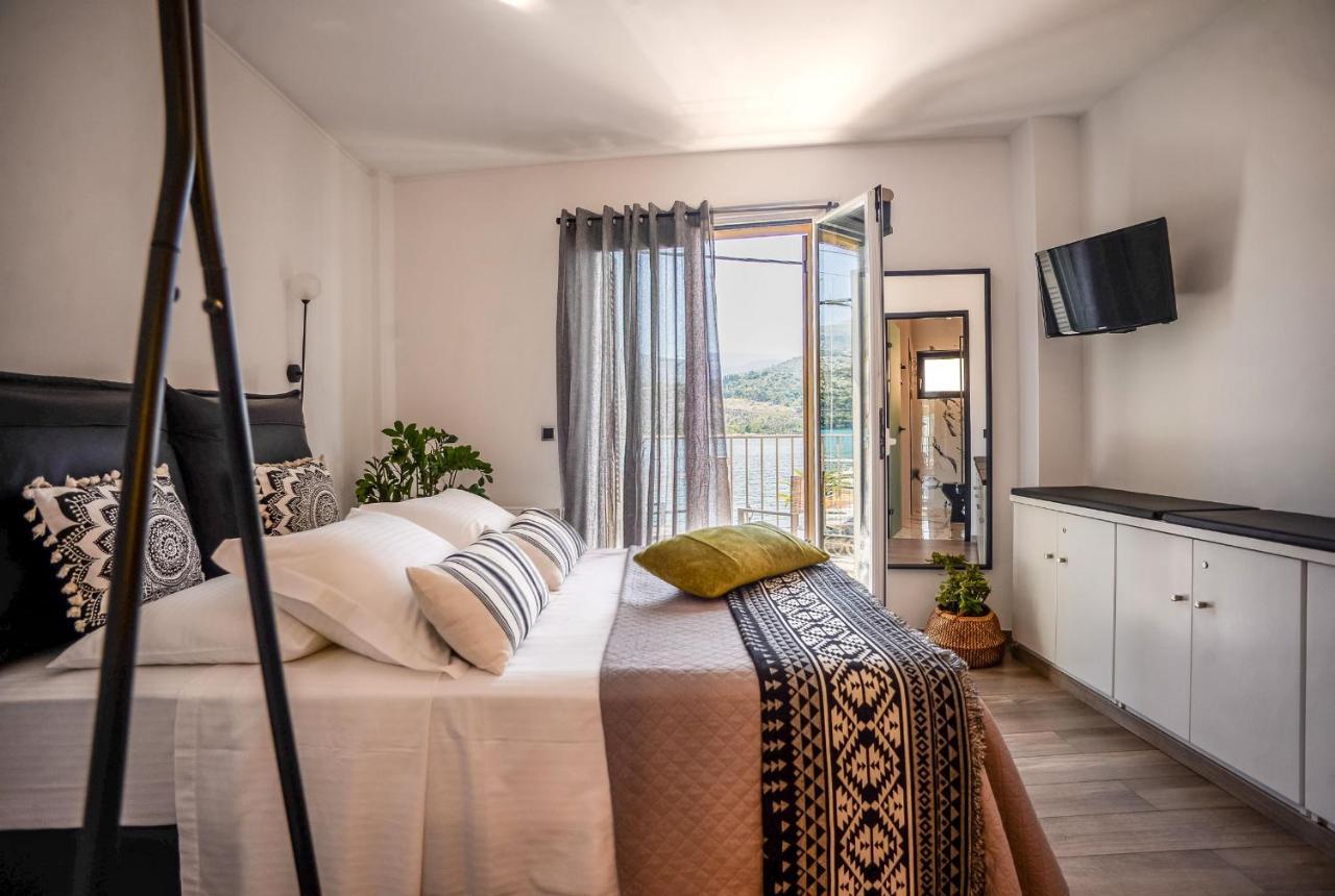 A & B Minimal Suite With Sea View In Argostoli Exteriér fotografie